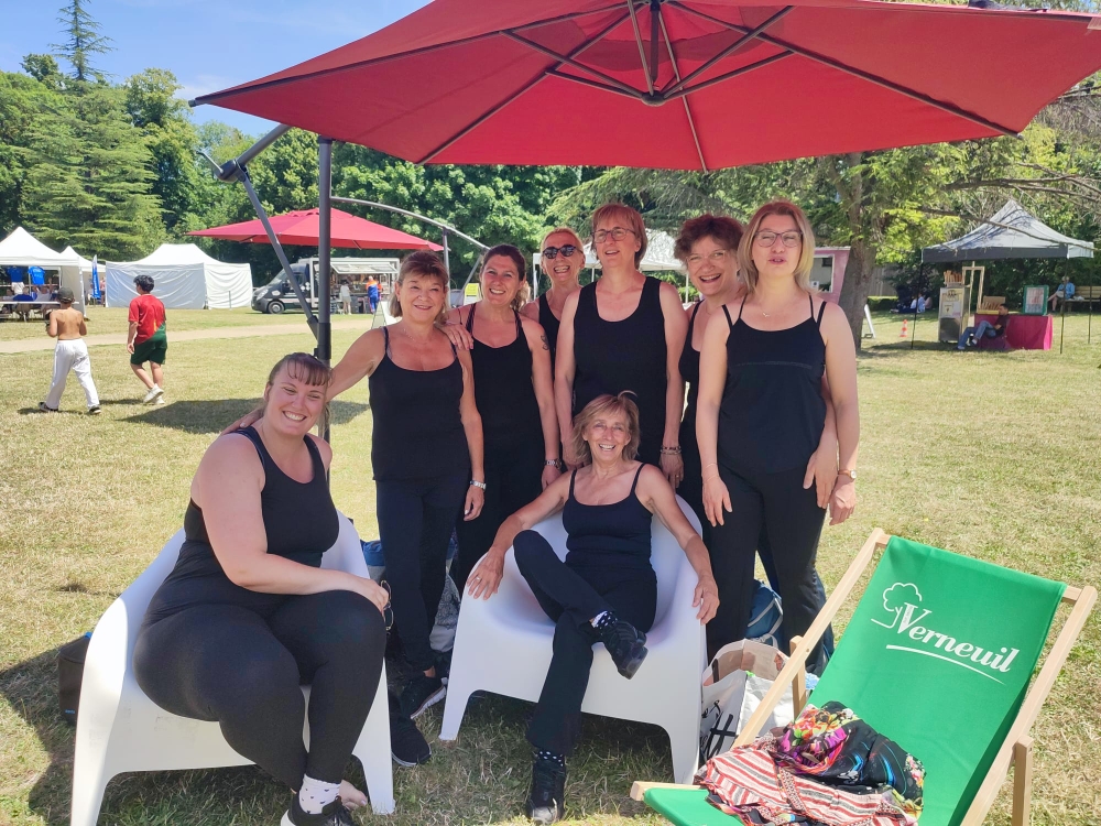 Mireille et les adhérentes de Vitalgy fête du sport de Verneuil sur Seine 21 06 2025